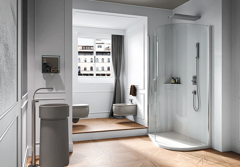 Полукруглая угловая душевая кабина с распашной дверью и прозрачным стеклом