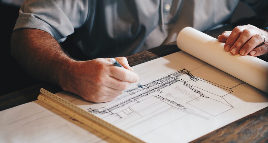 Architetto analizza un caso studio