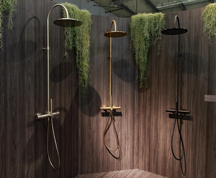 Articoli Blog2 Bathroom trends 2022 green plants and wood